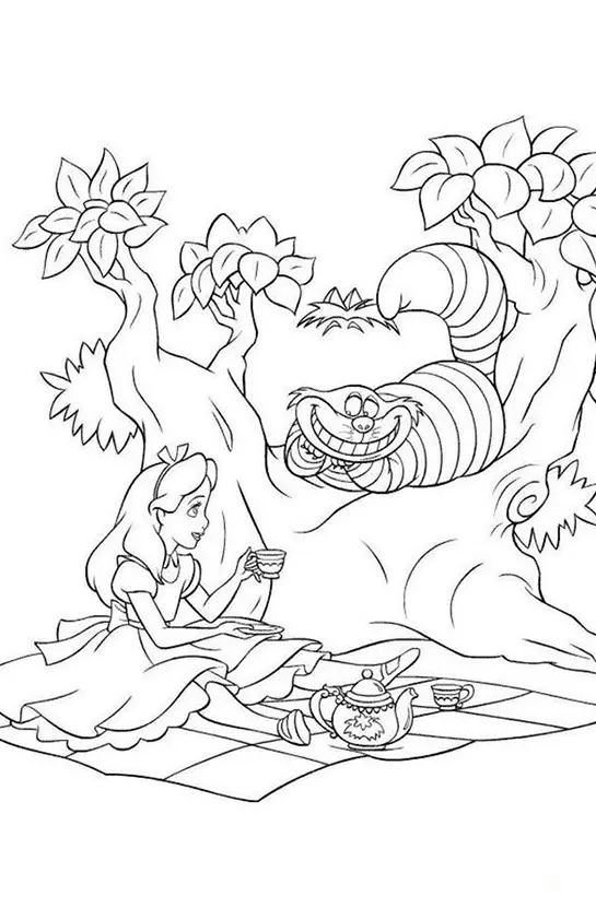 Desenho para colorir de Alice no País das Maravilhas, sentada em uma toalha de piquenique com um bule de chá e xícaras. O Gato Risonho de listras grossas está sorrindo em cima de um galho de árvore.