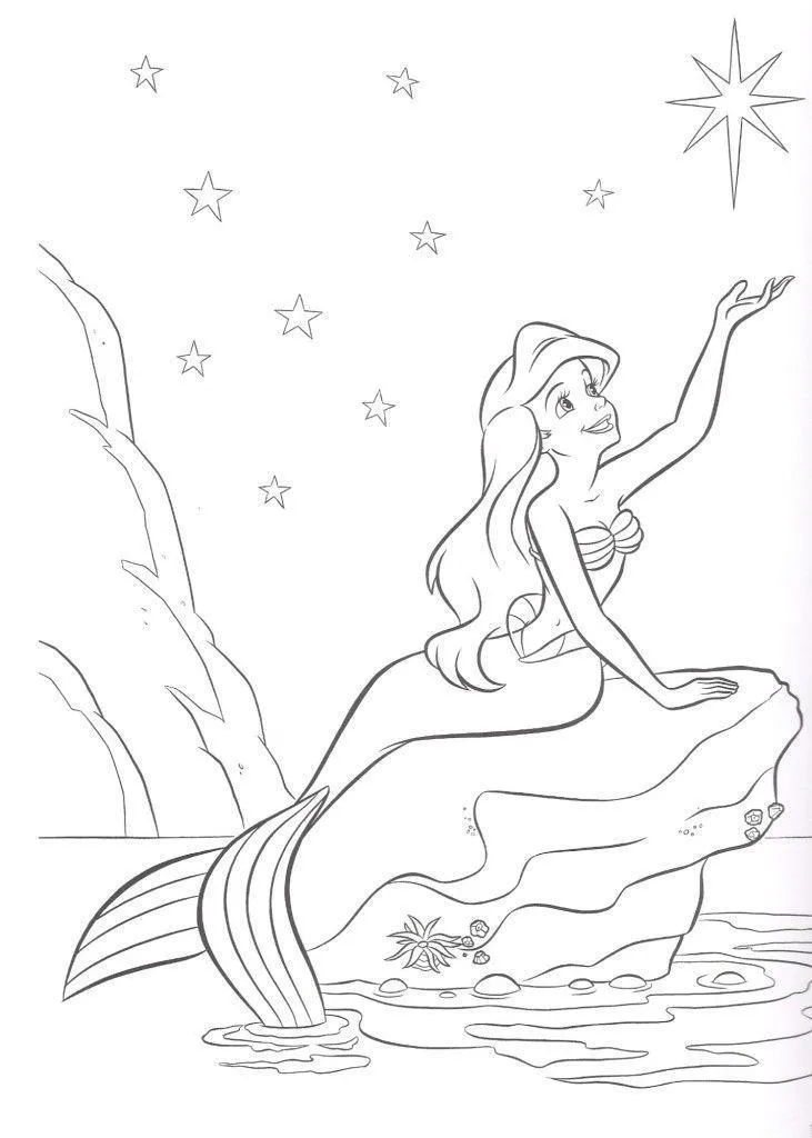 Desenho de contorno em preto e branco da sereia Ariel sentada em uma rocha na água, olhando para cima e apontando para várias estrelas no céu noturno.