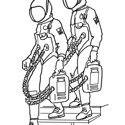 Desenho de contorno em preto e branco de dois astronautas descendo uma escada, segurando maletas conectadas aos trajes por mangueiras espirais.