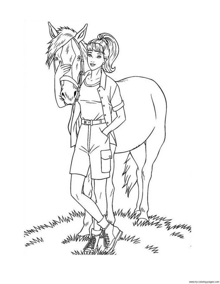 Desenho de contorno da Barbie usando camisa de manga curta, shorts com bolsos e botas, abraçando o pescoço de um cavalo em um gramado.