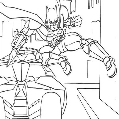 Desenho de contorno do Batman no ar em pose de ataque, saltando por cima de um Batmóvel tático com a silhueta de prédios ao fundo.