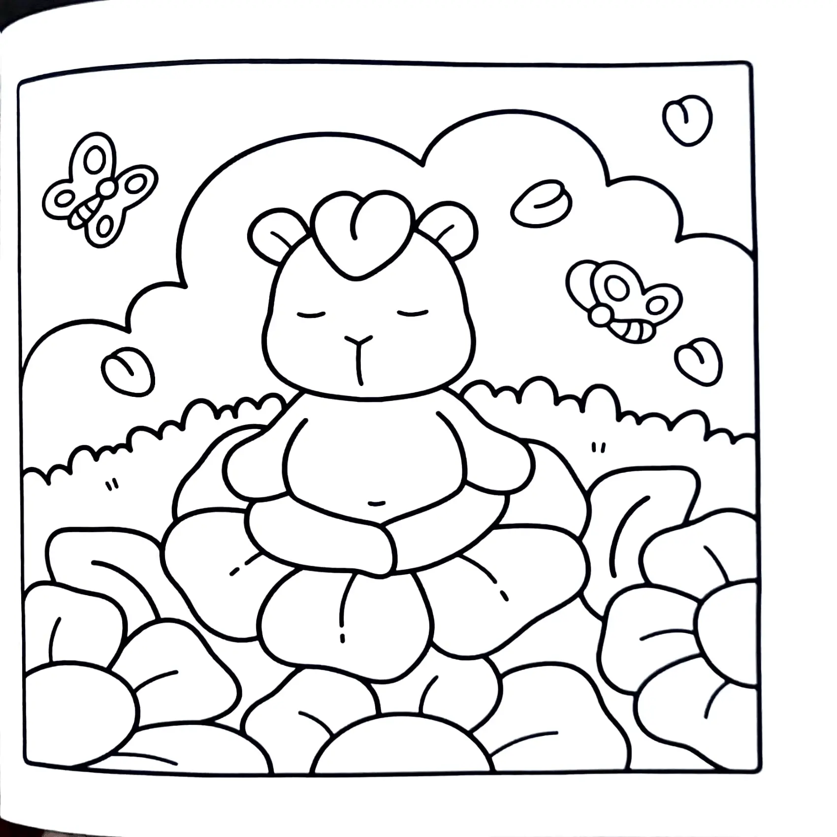 Desenho de contorno de uma capivara fofa sentada em posição de meditação sobre uma flor, com borboletas voando ao redor e arbustos ao fundo.