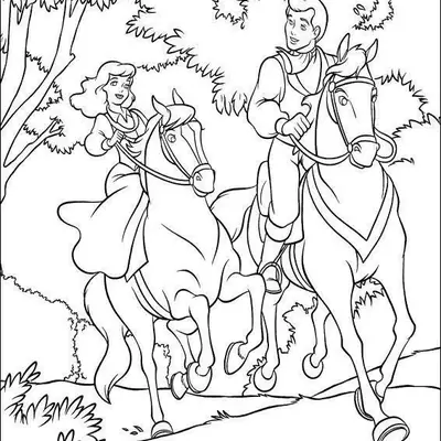 Desenho de contorno da Cinderela e do Príncipe Encantado montados em cavalos, cavalgando lado a lado em um caminho cercado por árvores e arbustos.