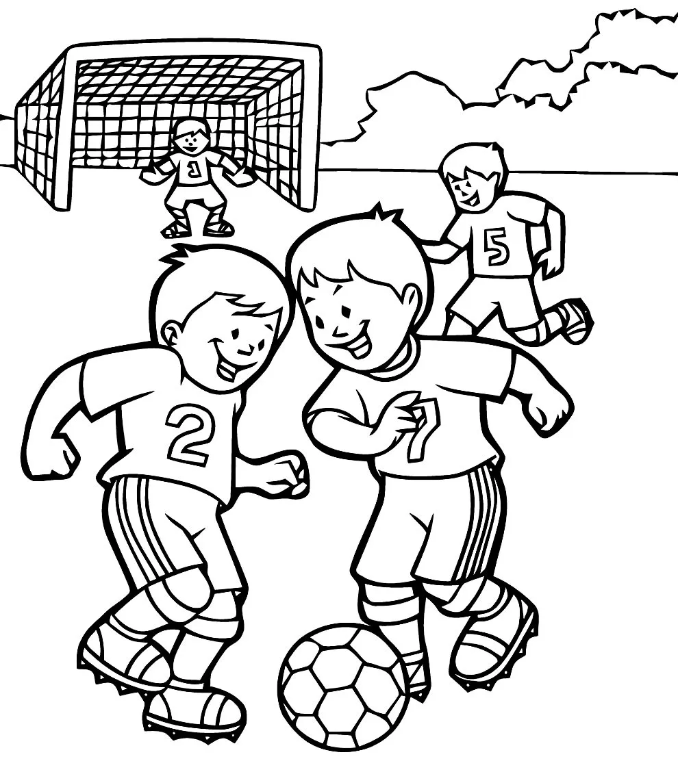Desenho de contorno de quatro crianças em uma partida de futebol: dois meninos disputando a bola, um correndo ao fundo e um goleiro na frente da trave.