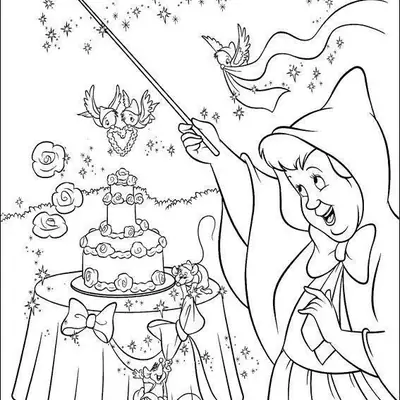 Desenho de contorno da Fada Madrinha sorrindo e segurando sua varinha mágica sobre um bolo de três andares em uma mesa, com passarinhos e ratinhos ajudando na decoração.
