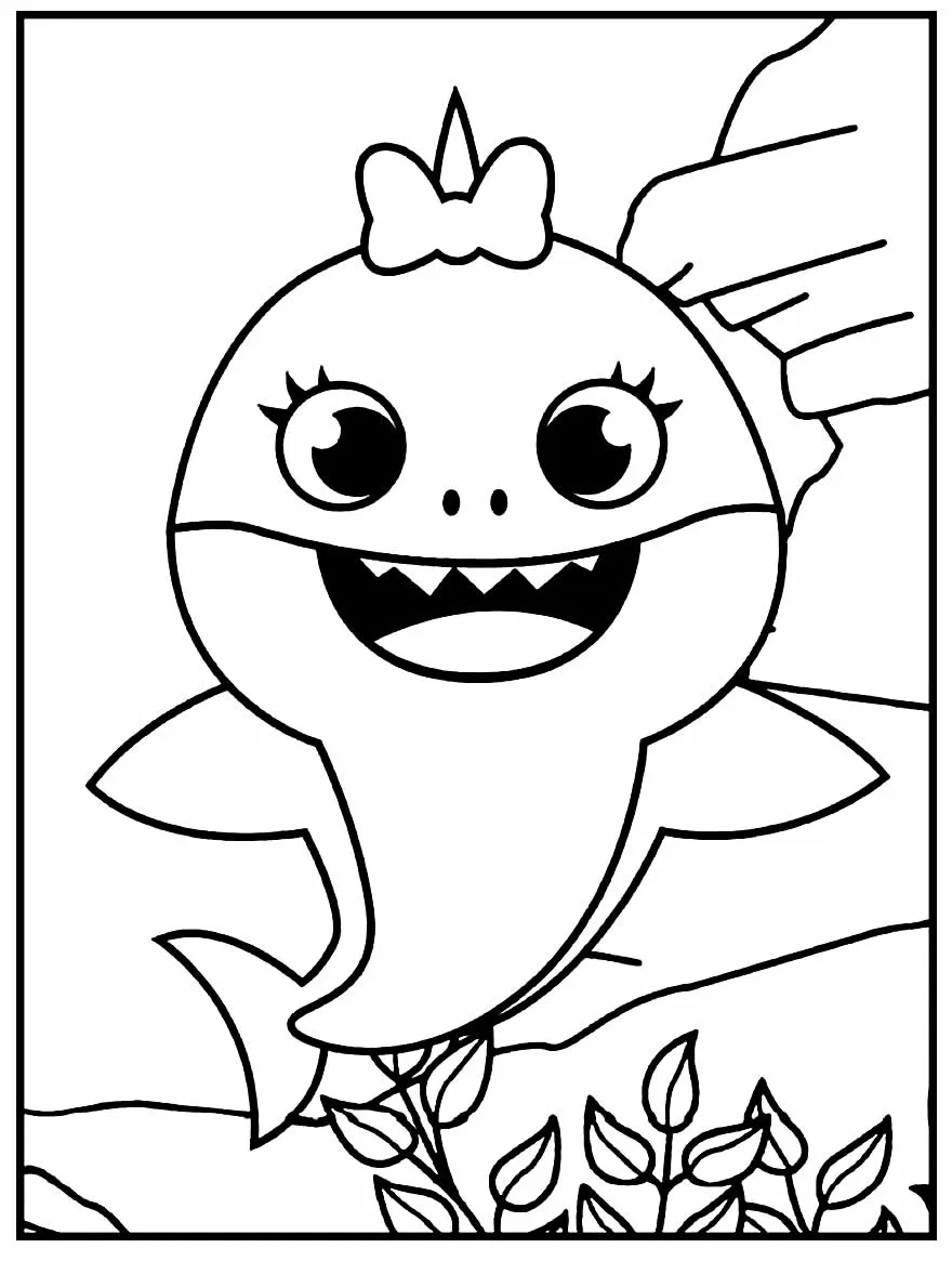 Desenho de contorno em preto e branco da Mommy Shark sorrindo, usando um laço na cabeça, com cílios destacados e nadando acima de plantas marinhas e rochas.